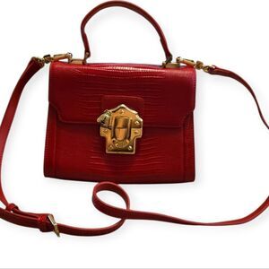 EC LA'FESTIN RED CROCKADILE TEXTURED LEATHER CROSSBODY BAG W/POCKETS